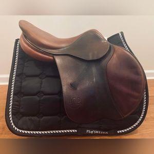 Bruno Delgrange 17.5 Jump Saddle